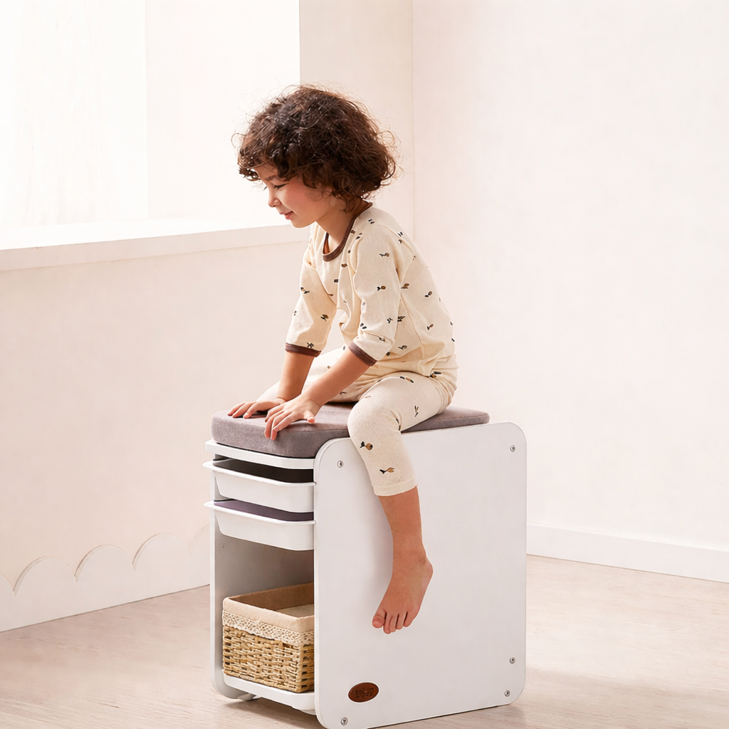 Neat Stationary Cabinet / Mueble Arturito organizador